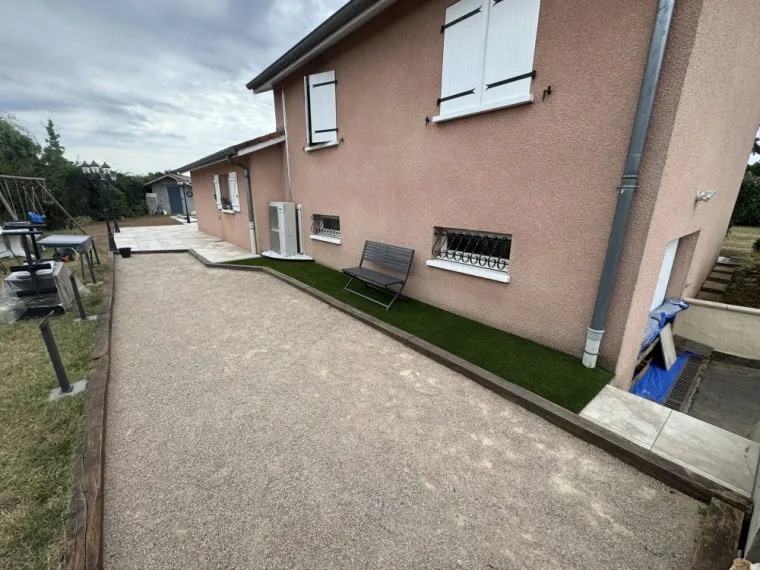 Rénovation d'une terrasse sur plot et gazon synthétique à Bourgoin-Jallieu, Tignieu-Jameyzieu, ENTREPRISE Thomas SARL