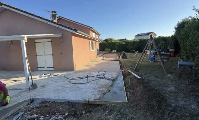 Rénovation d'une terrasse sur plot et gazon synthétique à Bourgoin-Jallieu, Tignieu-Jameyzieu, ENTREPRISE Thomas SARL