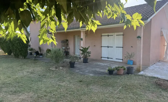 Rénovation d'une terrasse sur plot et gazon synthétique à Bourgoin-Jallieu, Tignieu-Jameyzieu, ENTREPRISE Thomas SARL